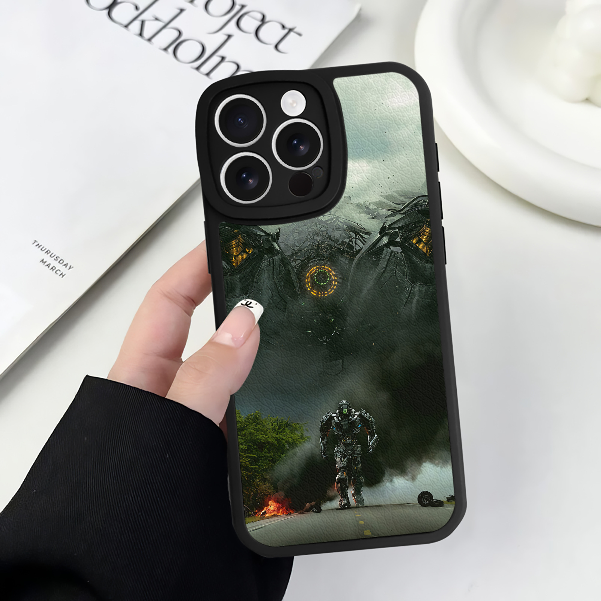 （画像用） Transformers トランスフォーマー 【iPhone 16シリーズ対応】シリコンスマホケース（レザー調） 材質：シリコン